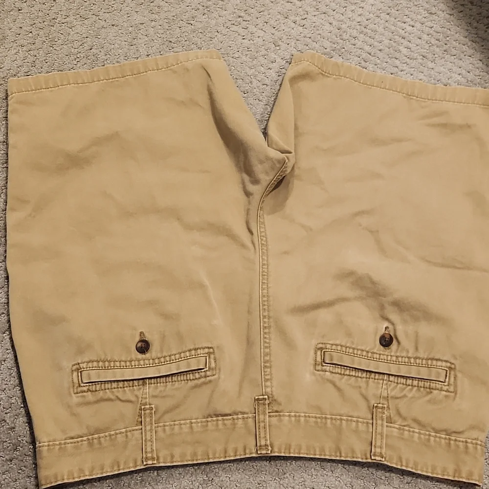 Men's Tan Flat Front Shorts. 36